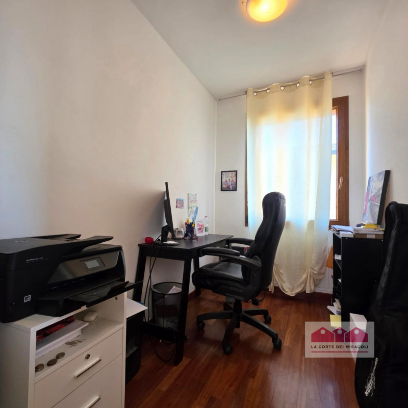 IN ESCLUSIVA A BERTESINA: SPAZIOSA E RECENTE BIFAMILIARE CON AMPIA ZONA LIVING, 3 CAMERE PIÙ STUD...