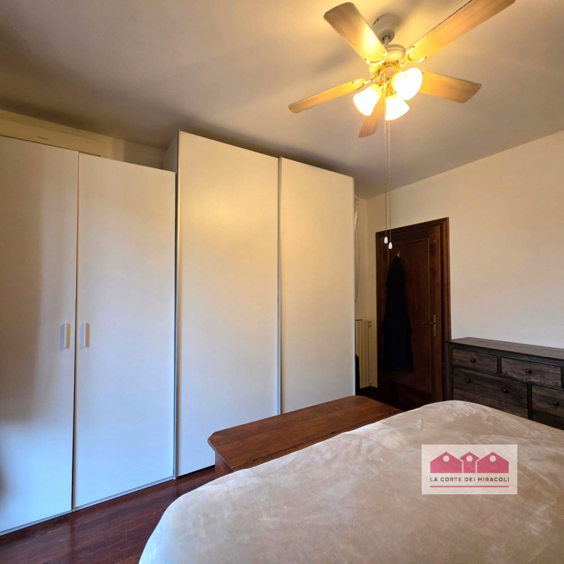 COSTABISSARA: ELEGANTE CASA SINGOLA CON GIARDINO PRIVATO, IN QUARTIERE RESIDENZIALE COMODO AI PRI...