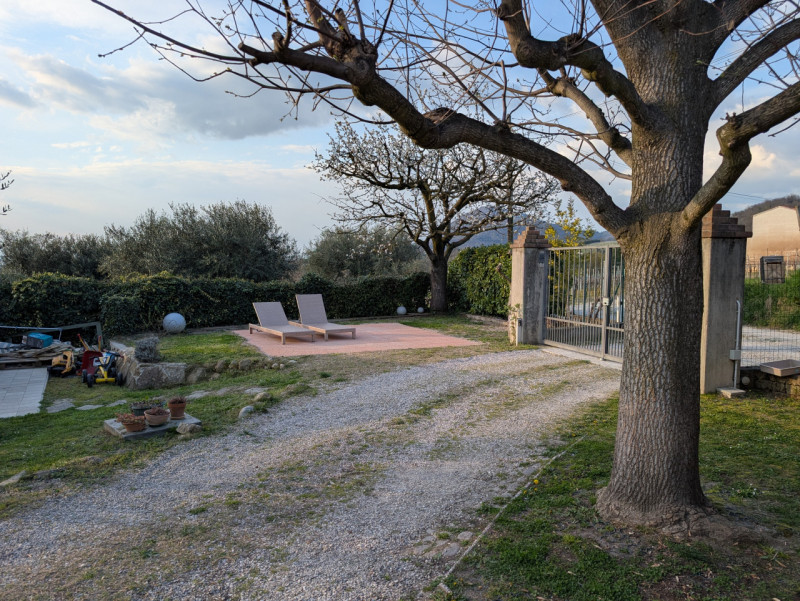 Nel cuore dei Colli Euganei, nella tranquilla località di Boccon nel comune di Vò, proponiamo in ...