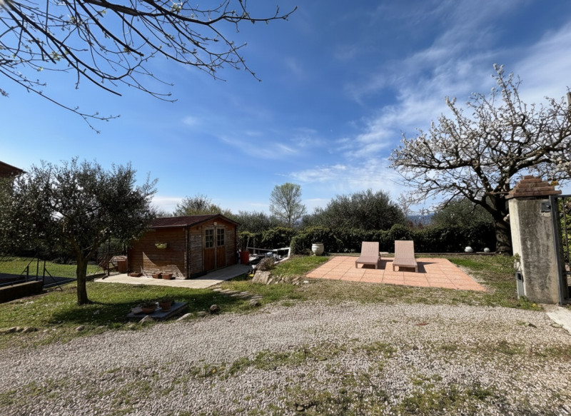 Nel cuore dei Colli Euganei, nella tranquilla località di Boccon nel comune di Vò, proponiamo in ...