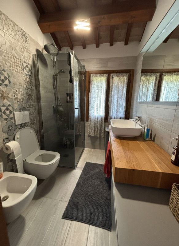 Nel cuore dei Colli Euganei, nella tranquilla località di Boccon nel comune di Vò, proponiamo in ...