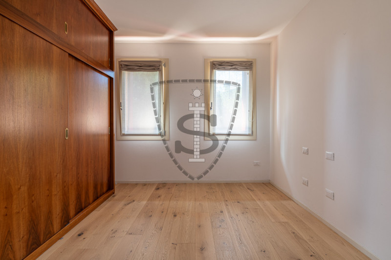 A San Zenone degli Ezzelini proponiamo in vendita una splendida Villetta a schiera di 205 mq rece...