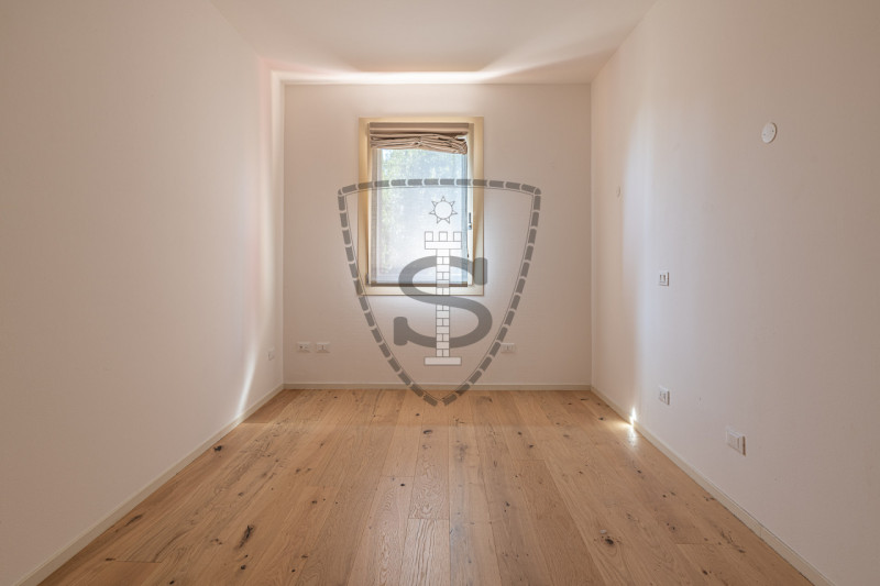 A San Zenone degli Ezzelini proponiamo in vendita una splendida Villetta a schiera di 205 mq rece...