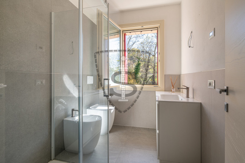 A San Zenone degli Ezzelini proponiamo in vendita una splendida Villetta a schiera di 205 mq rece...