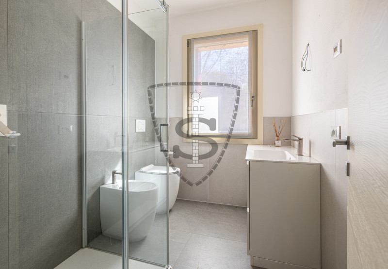 A San Zenone degli Ezzelini proponiamo in vendita una splendida Villetta a schiera di 205 mq rece...