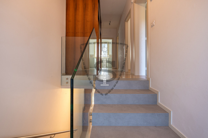 A San Zenone degli Ezzelini proponiamo in vendita una splendida Villetta a schiera di 205 mq rece...