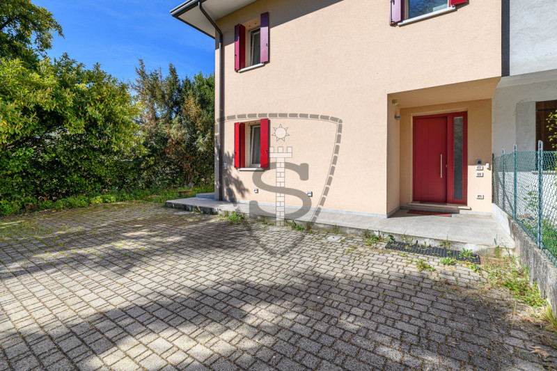 A San Zenone degli Ezzelini proponiamo in vendita una splendida Villetta a schiera di 205 mq rece...