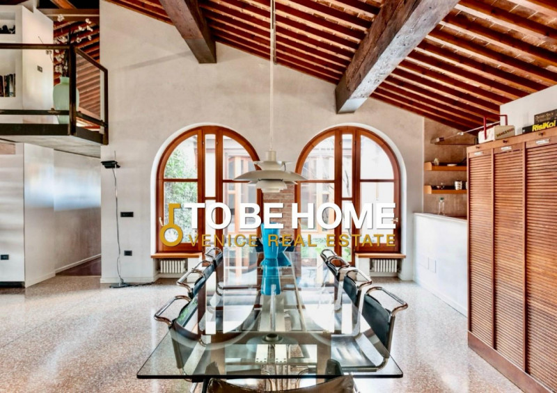 VICENZA CENTRO STORICO
Attico con terrazza panoramica e garage doppio
Nel cuore del centro storic...