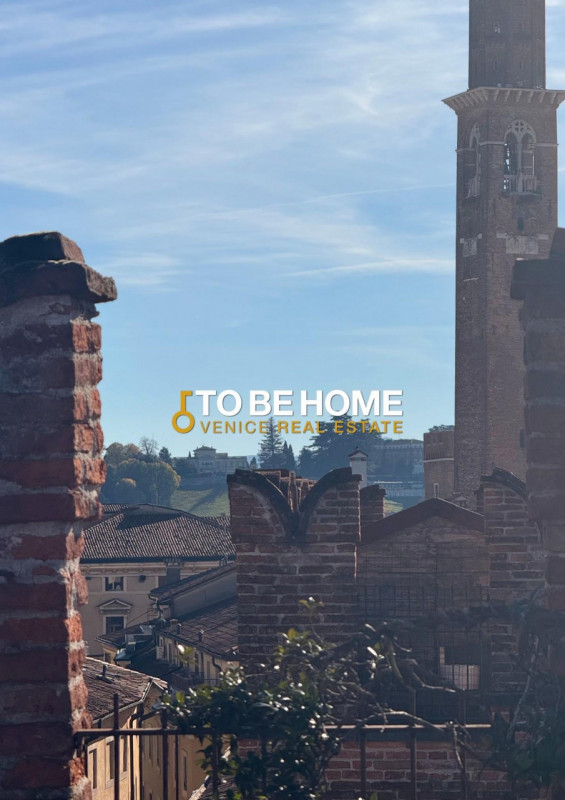 VICENZA CENTRO STORICO
Attico con terrazza panoramica e garage doppio
Nel cuore del centro storic...