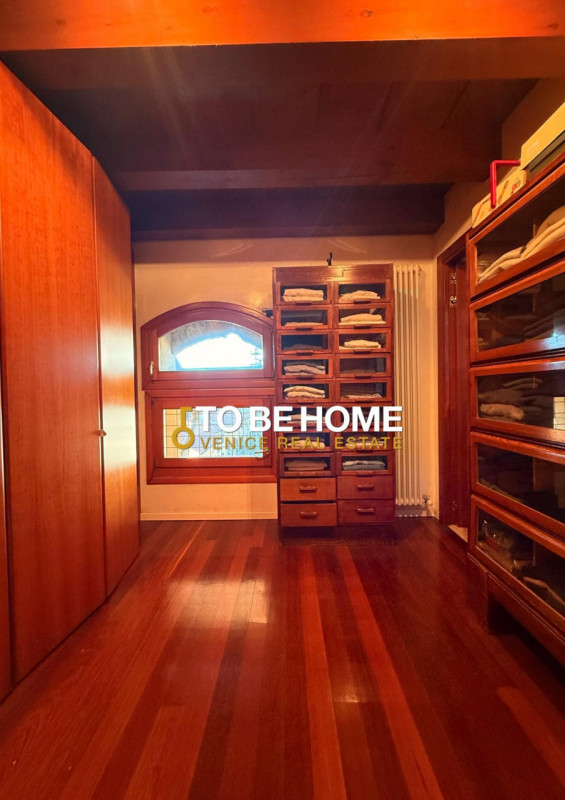 VICENZA CENTRO STORICO
Attico con terrazza panoramica e garage doppio
Nel cuore del centro storic...