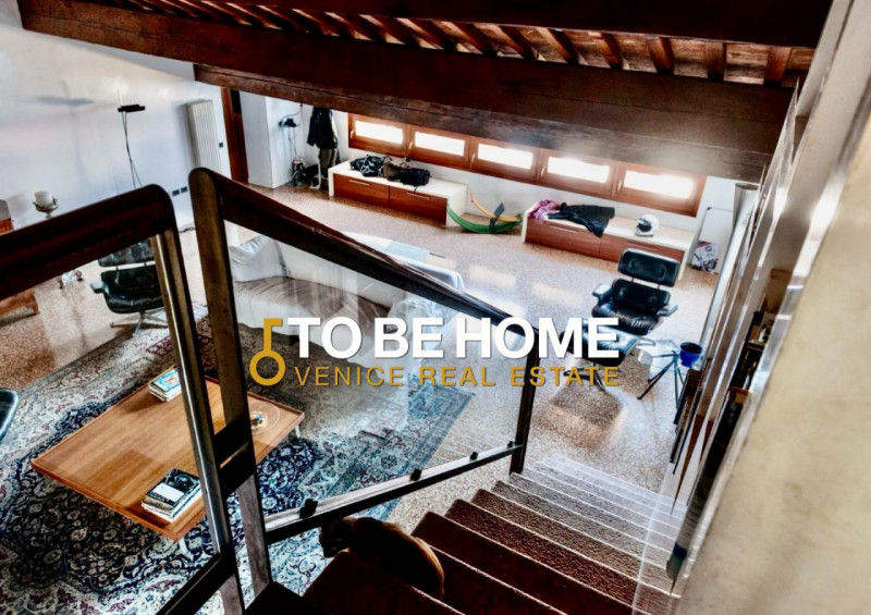 VICENZA CENTRO STORICO
Attico con terrazza panoramica e garage doppio
Nel cuore del centro storic...