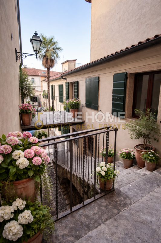 Nostra esclusiva – Palazzo storico di pregio nel cuore di Bassano del Grappa, completamente resta...