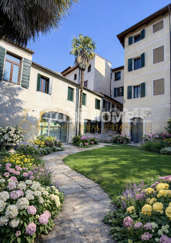 Nostra esclusiva – Palazzo storico di pregio nel cuore di Bassano del Grappa, completamente resta...