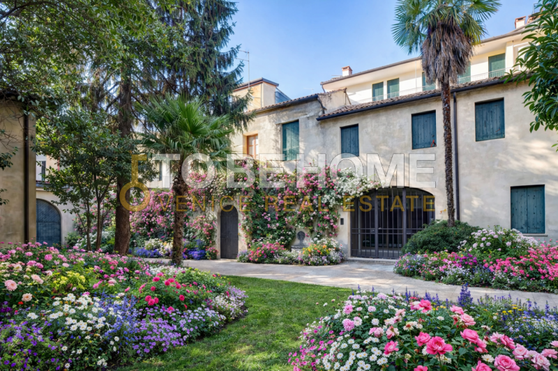 Nostra esclusiva – Palazzo storico di pregio nel cuore di Bassano del Grappa, completamente resta...