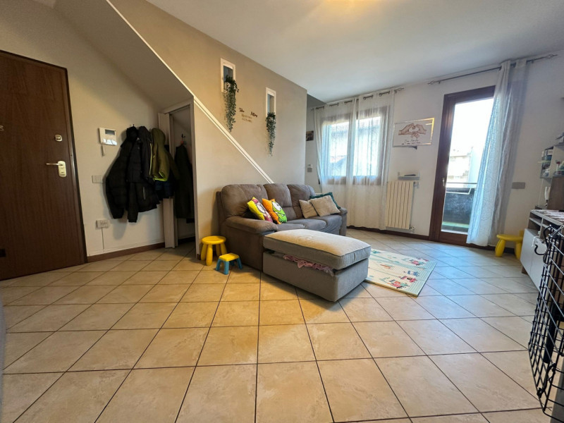 VILLAFRANCA PADOVANA - In posizione centralissima al paese, comodo quindi a tutti i servizi princ...