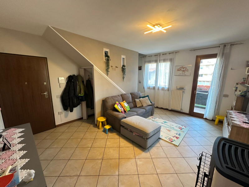 VILLAFRANCA PADOVANA - In posizione centralissima al paese, comodo quindi a tutti i servizi princ...