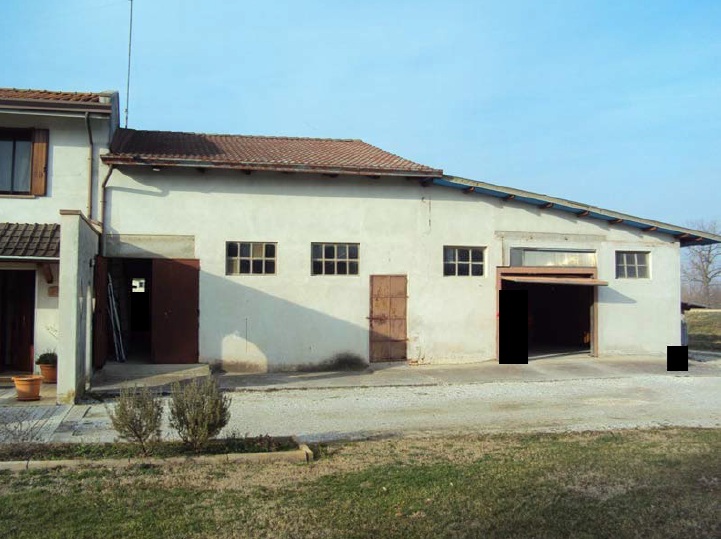 A.A. 220-15

Vendesi all'asta porzione di casa colonica ristrutturata in data 14 maggio 2026

Por...