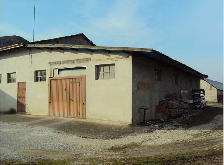 A.A. 220-15

Vendesi all'asta porzione di casa colonica ristrutturata in data 14 maggio 2026

Por...