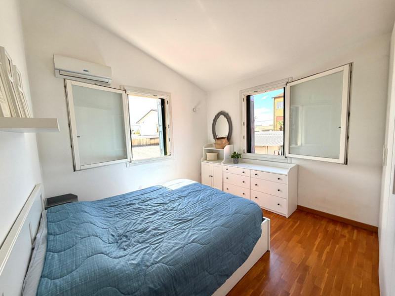 Porzione di casa a schiera di testa situata in zona Sant'Agostino, un comune che offre una combin...