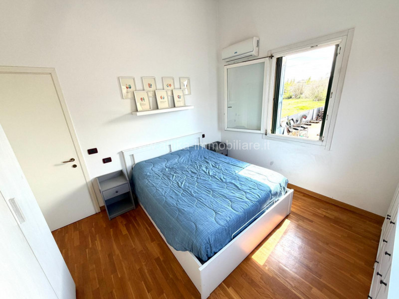 Porzione di casa a schiera di testa situata in zona Sant'Agostino, un comune che offre una combin...