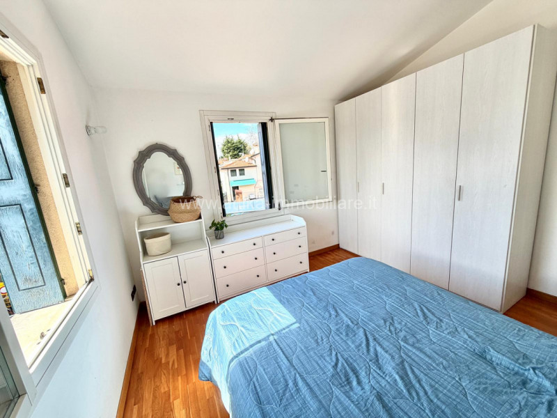 Porzione di casa a schiera di testa situata in zona Sant'Agostino, un comune che offre una combin...