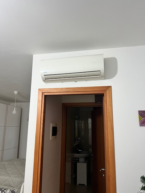 MONOLOCALE A REDDITO
Noventana Oltre Brenta, proponiamo un generoso e luminoso monolocale al pian...