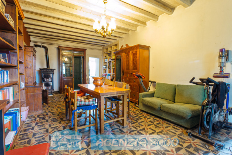 PRESTIGIOSO COMPLESSO RURALE CON VILLA STORICA E SCUDERIE A TRIBANO CON TERRENO AGRICOLO DI BEN 1...