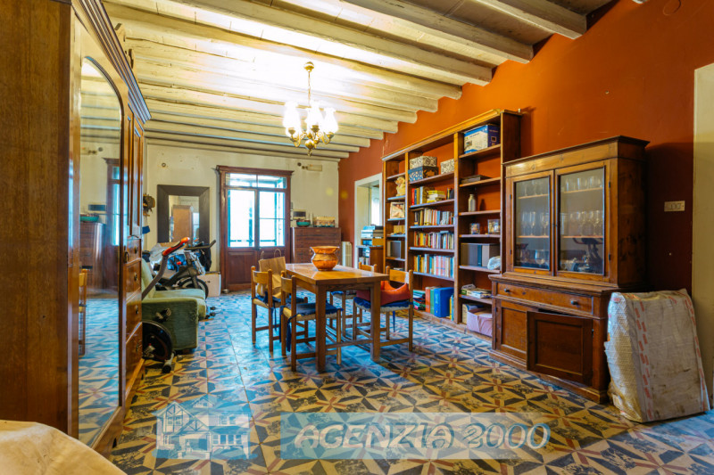 PRESTIGIOSO COMPLESSO RURALE CON VILLA STORICA E SCUDERIE A TRIBANO CON TERRENO AGRICOLO DI BEN 1...