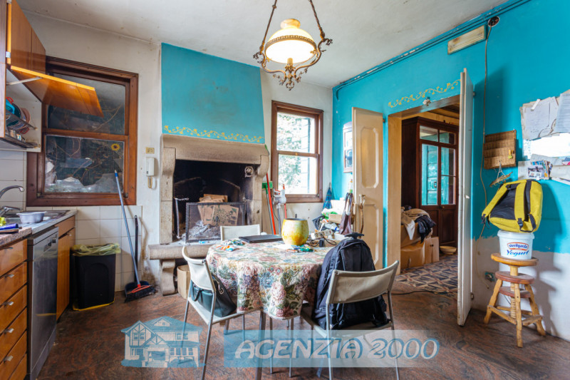 PRESTIGIOSO COMPLESSO RURALE CON VILLA STORICA E SCUDERIE A TRIBANO CON TERRENO AGRICOLO DI BEN 1...