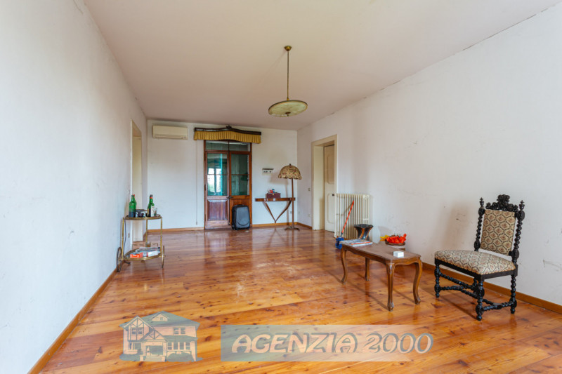 PRESTIGIOSO COMPLESSO RURALE CON VILLA STORICA E SCUDERIE A TRIBANO CON TERRENO AGRICOLO DI BEN 1...