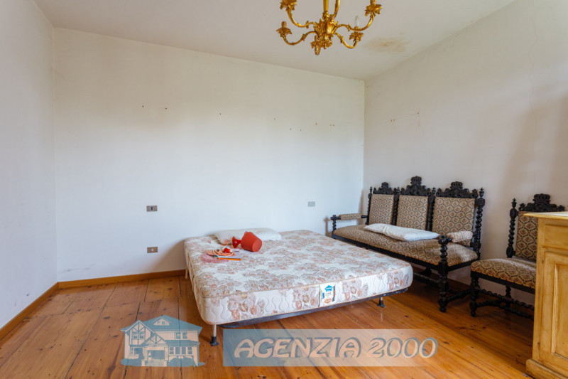 PRESTIGIOSO COMPLESSO RURALE CON VILLA STORICA E SCUDERIE A TRIBANO CON TERRENO AGRICOLO DI BEN 1...