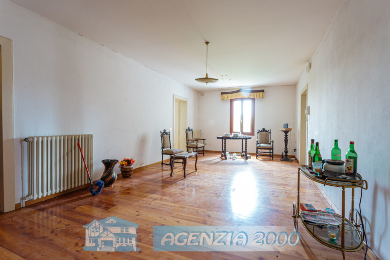 PRESTIGIOSO COMPLESSO RURALE CON VILLA STORICA E SCUDERIE A TRIBANO CON TERRENO AGRICOLO DI BEN 1...