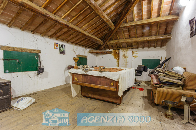 PRESTIGIOSO COMPLESSO RURALE CON VILLA STORICA E SCUDERIE A TRIBANO CON TERRENO AGRICOLO DI BEN 1...