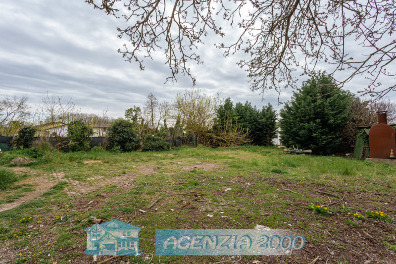 PRESTIGIOSO COMPLESSO RURALE CON VILLA STORICA E SCUDERIE A TRIBANO CON TERRENO AGRICOLO DI BEN 1...