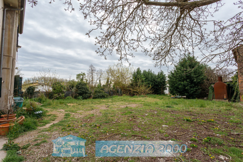 PRESTIGIOSO COMPLESSO RURALE CON VILLA STORICA E SCUDERIE A TRIBANO CON TERRENO AGRICOLO DI BEN 1...