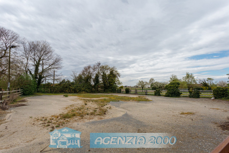 PRESTIGIOSO COMPLESSO RURALE CON VILLA STORICA E SCUDERIE A TRIBANO CON TERRENO AGRICOLO DI BEN 1...