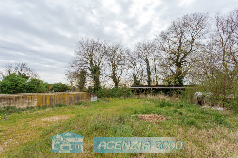 PRESTIGIOSO COMPLESSO RURALE CON VILLA STORICA E SCUDERIE A TRIBANO CON TERRENO AGRICOLO DI BEN 1...