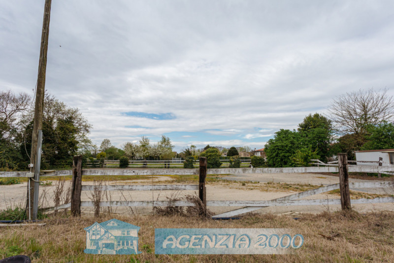 PRESTIGIOSO COMPLESSO RURALE CON VILLA STORICA E SCUDERIE A TRIBANO CON TERRENO AGRICOLO DI BEN 1...