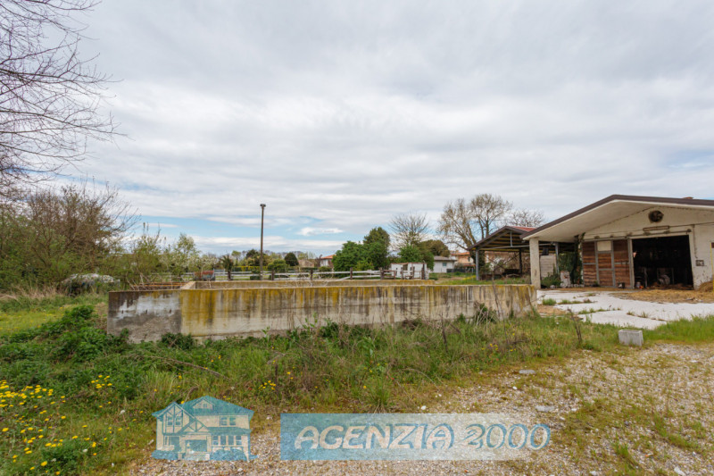 PRESTIGIOSO COMPLESSO RURALE CON VILLA STORICA E SCUDERIE A TRIBANO CON TERRENO AGRICOLO DI BEN 1...