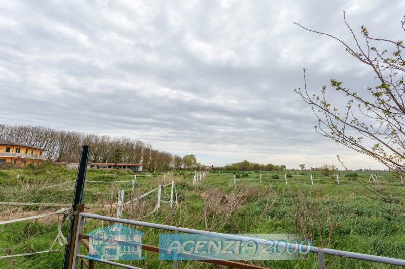 PRESTIGIOSO COMPLESSO RURALE CON VILLA STORICA E SCUDERIE A TRIBANO CON TERRENO AGRICOLO DI BEN 1...