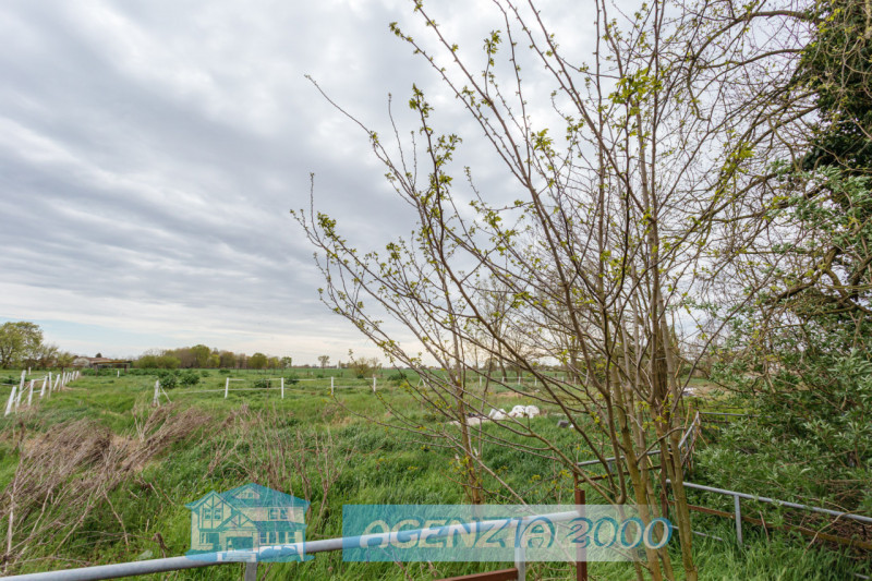 PRESTIGIOSO COMPLESSO RURALE CON VILLA STORICA E SCUDERIE A TRIBANO CON TERRENO AGRICOLO DI BEN 1...