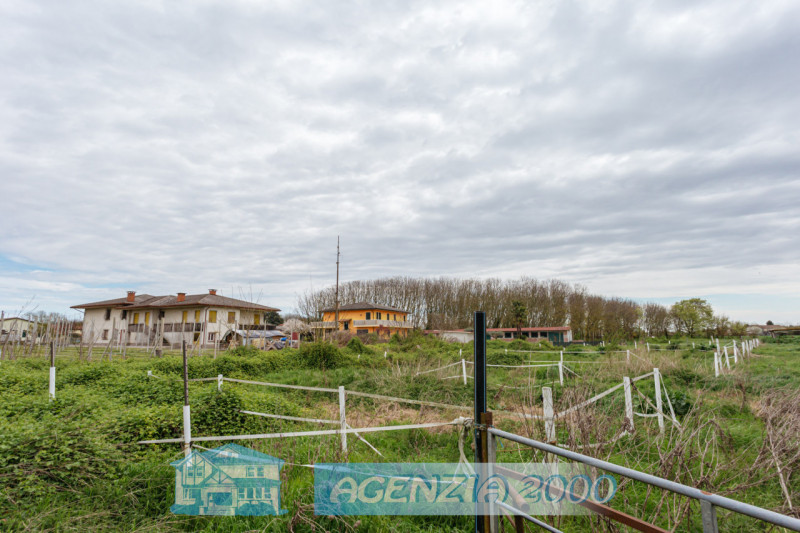 PRESTIGIOSO COMPLESSO RURALE CON VILLA STORICA E SCUDERIE A TRIBANO CON TERRENO AGRICOLO DI BEN 1...
