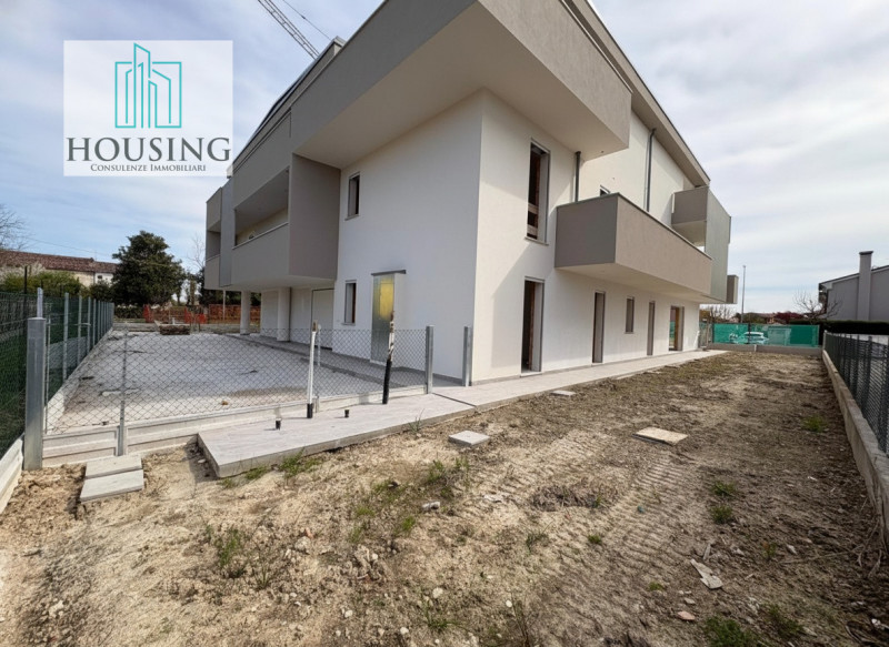 Nel cuore del Comune di Maserà di Padova, proponiamo in vendita un esclusivo appartamento in fase...