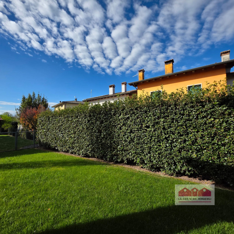 LANZE' DI QUINTO VICENTINO: DELIZIOSA SCHIERA DI TESTA CON GARAGE E GIARDINO PRIVATO, IN OTTIMO C...