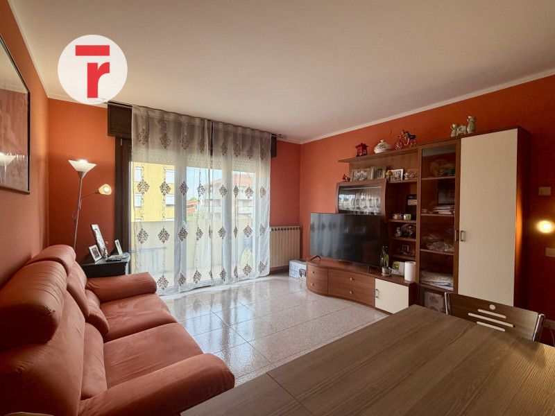 BRAGNI - Condominio ben tenuto e ben abitato con ascensore dal piano terra!

Zona prestigiosa e t...
