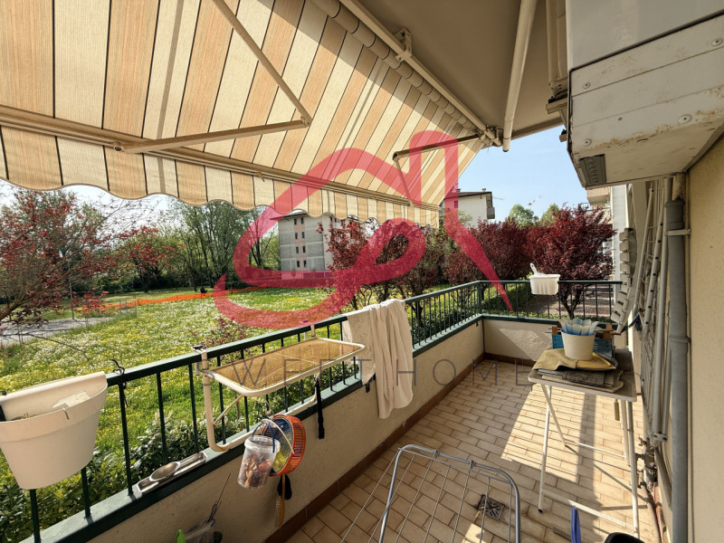 Padova (Mortise): appartamento al primo piano di stabile dotato di ascensore.
Ingresso, soggiorno...