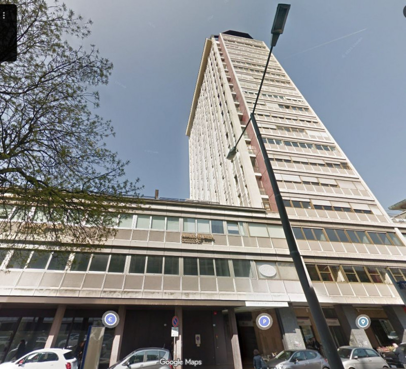 Largo Europa. 
Appartamento di 74 mq commerciali, da ristrutturare. 
Si acquista con cambio desti...
