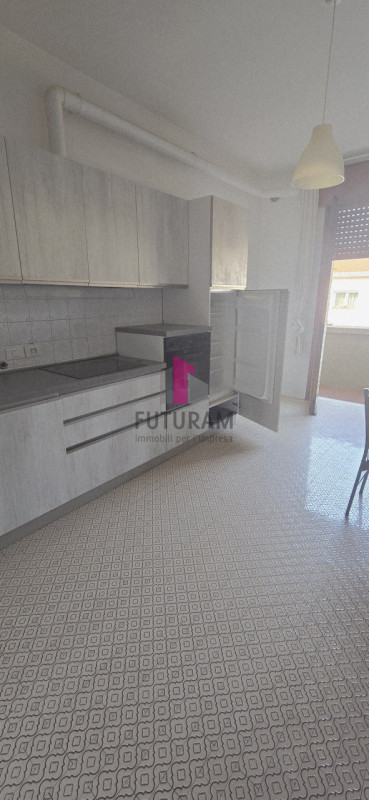 SAN DOMENICO Rif. MAT-R1 - TEL. 3403358378 - 0444310220

SOLO AD USO FORESTERIA

In quartiere res...