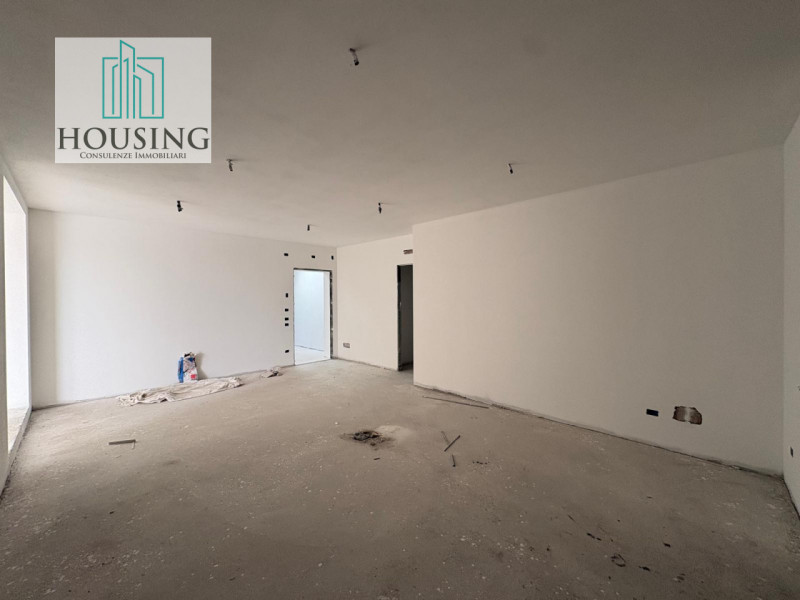 Proponiamo in vendita, nel Comune di Maserà, un appartamento situato all'ultimo piano, con una su...