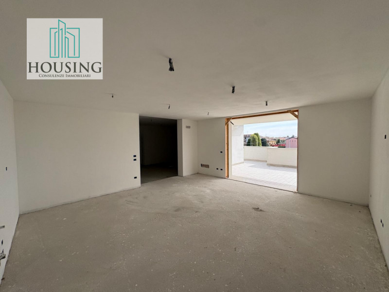 Proponiamo in vendita, nel Comune di Maserà, un appartamento situato all'ultimo piano, con una su...